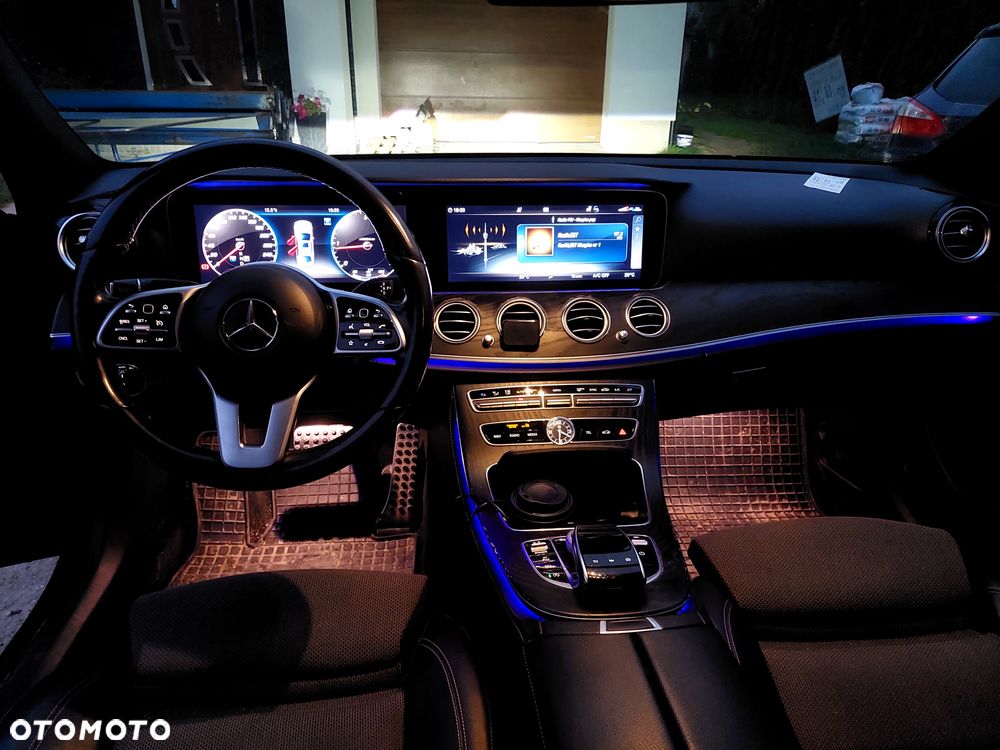 Mercedes-Benz Klasa E 220 d 4-Matic 9G-TRONIC - 5