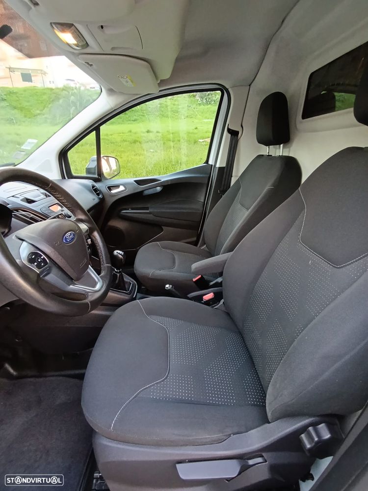 Ford Transit Courier - 15