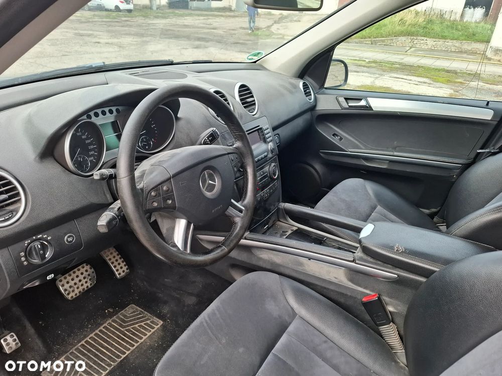 Mercedes-Benz ML - 21