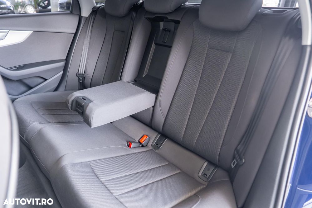 Audi A4 Avant 30 TDI S tronic - 23