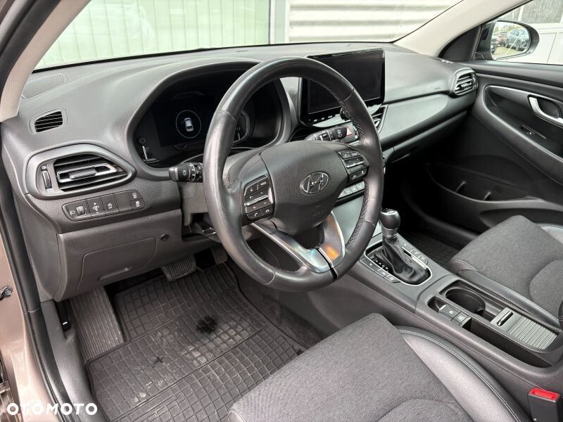 Hyundai i30 1.5 T-GDI 48V Executive DCT - 10