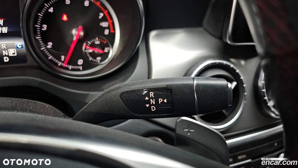 Mercedes-Benz CLA - 9