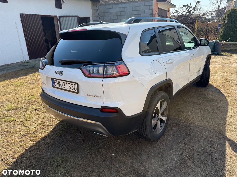 Jeep Cherokee - 4