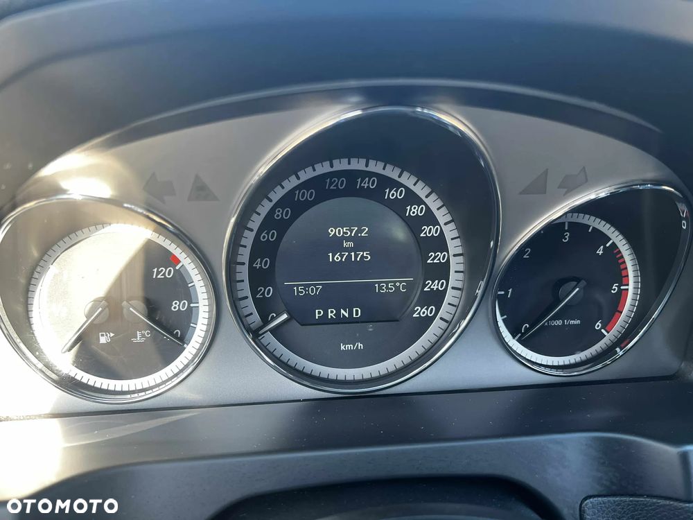 Mercedes-Benz Klasa C 220 CDI BlueEff 4-Matic Avantgarde - 17