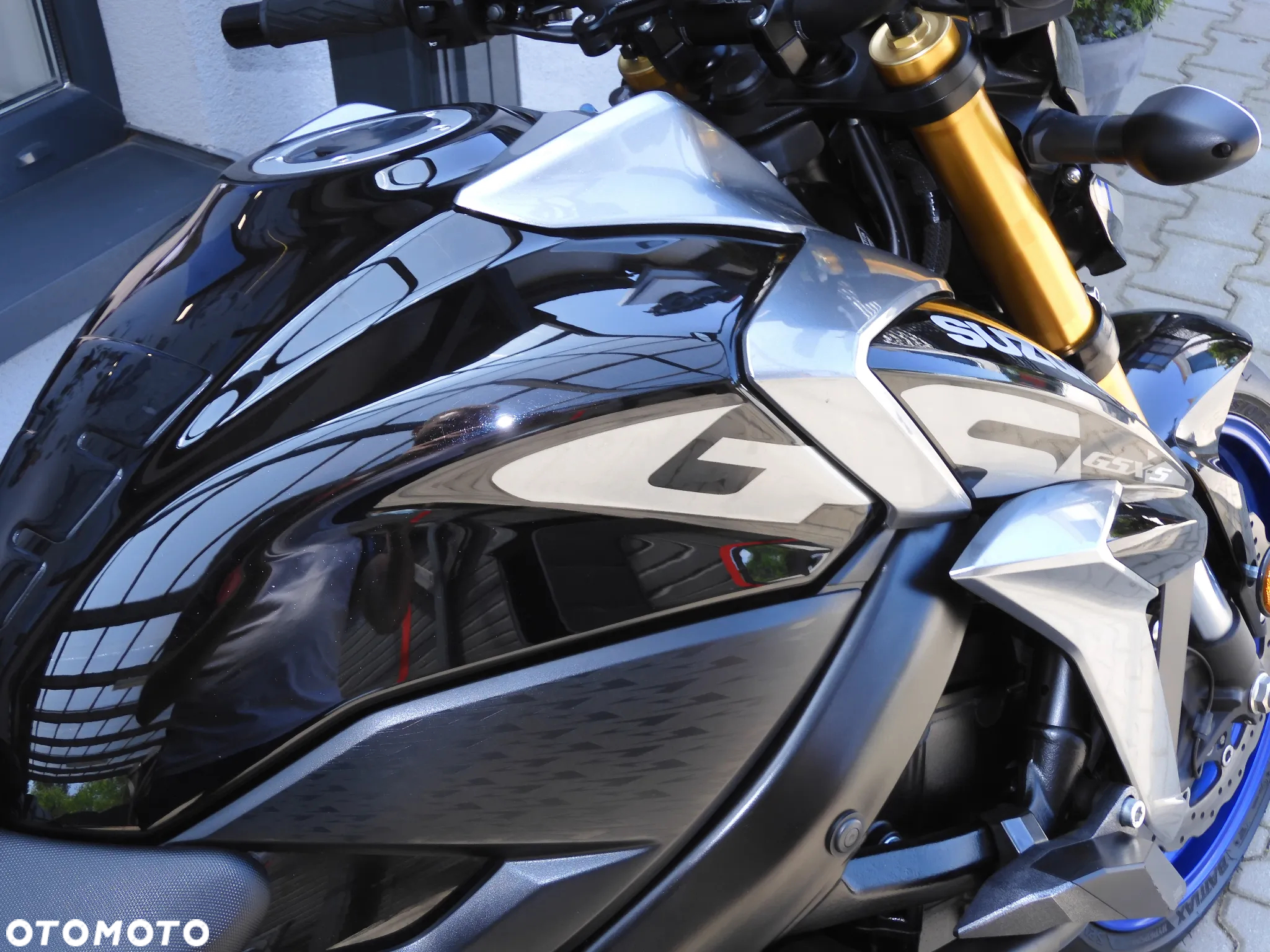 Suzuki GSX - 9
