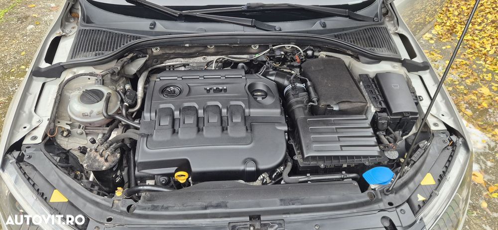 Skoda Octavia 2.0 TDI RS DSG - 31