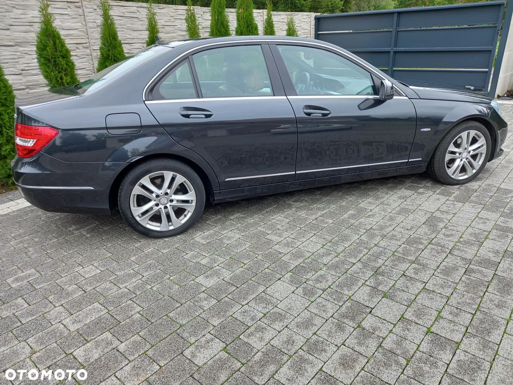 Mercedes-Benz Klasa C 250 CGI Automatik BlueEFFICIENCY Avantgarde - 10
