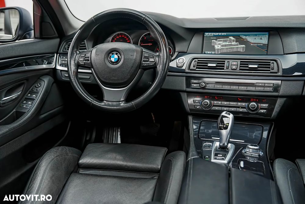 BMW Seria 5 525d Aut. Luxury Line - 23