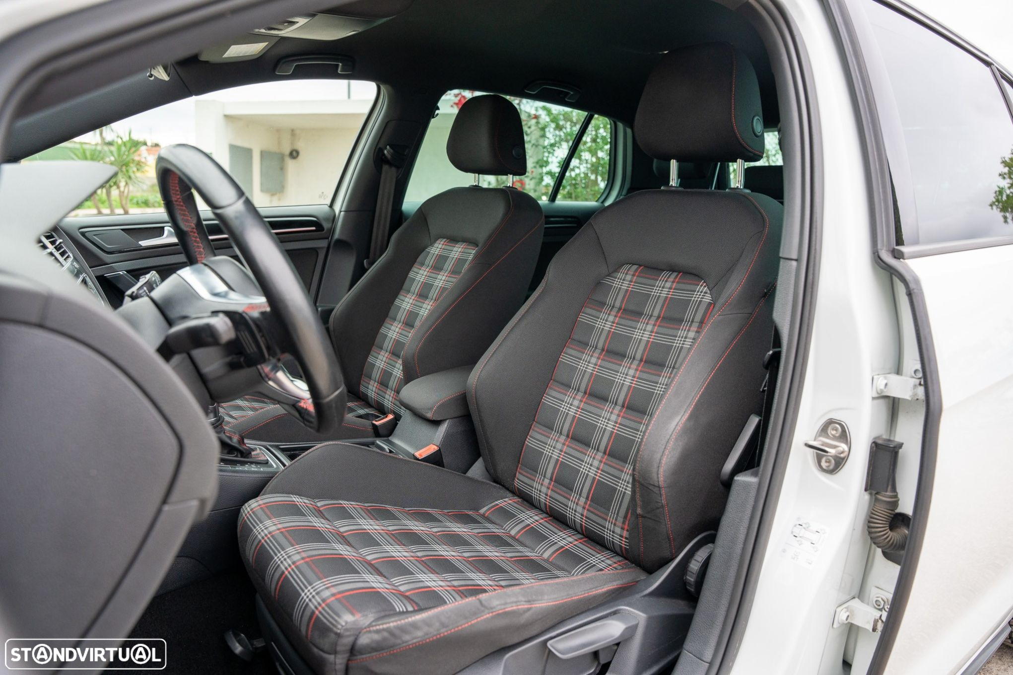 VW Golf 2.0 TSI R DSG - 15