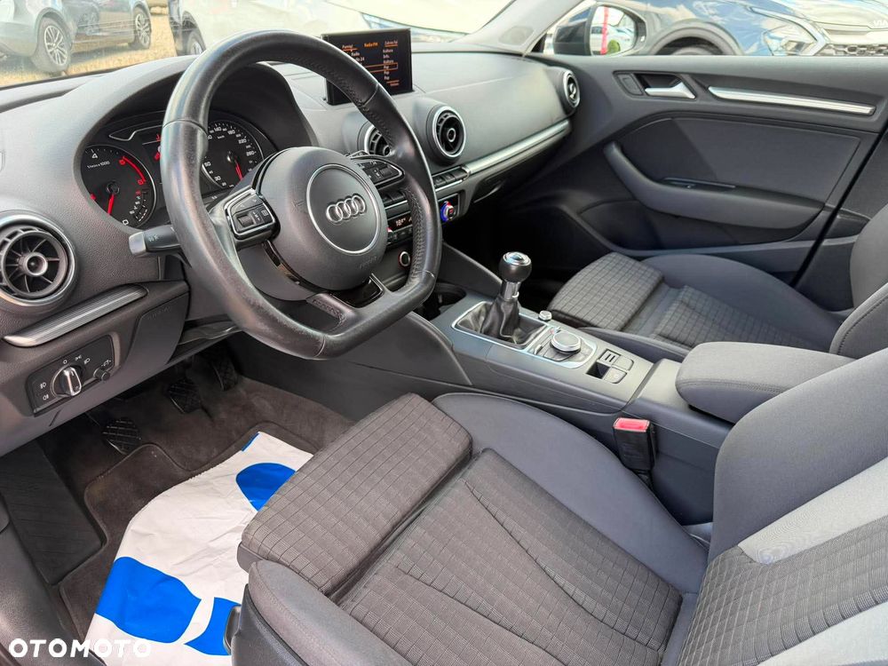 Audi A3 Sportback 2.0 TDI Ambiente - 13