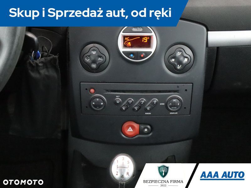 Renault Clio - 15