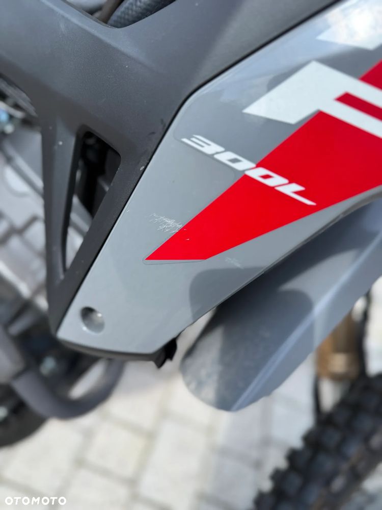 Honda CRF - 3