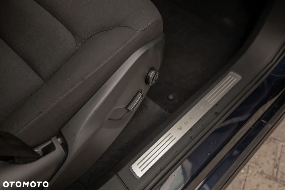 Volvo XC 90 D5 AWD Geartronic Momentum - 23