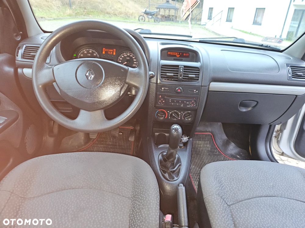 Renault Clio 1.5 dCi Campus - 9