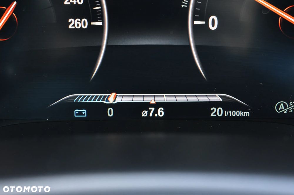BMW Seria 5 520d xDrive Luxury Line sport - 39