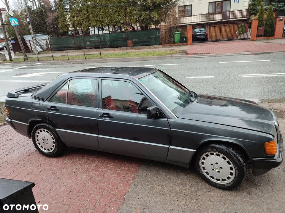 Mercedes-Benz W201 (190) - 3