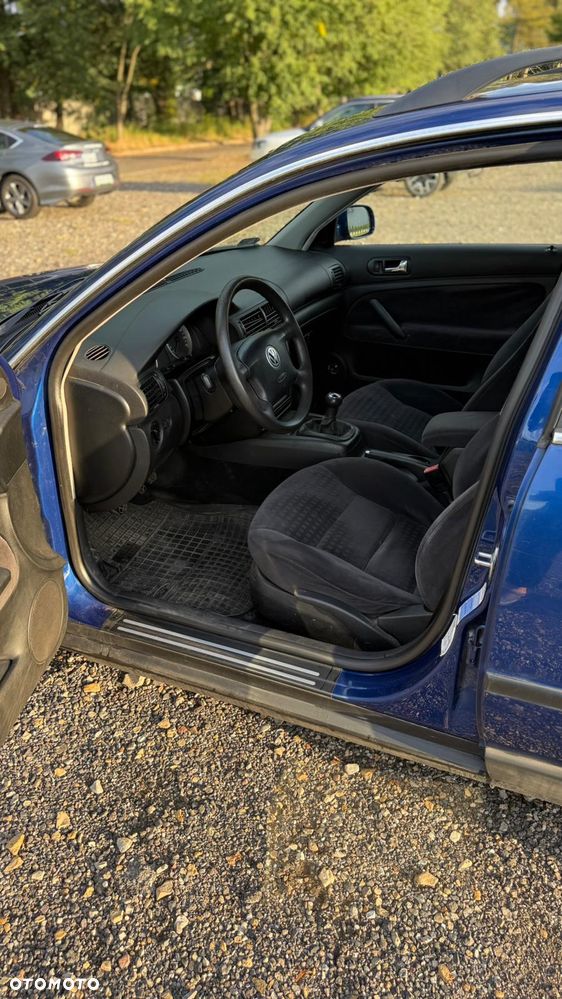 Volkswagen Passat 1.9 TDI Highline - 9