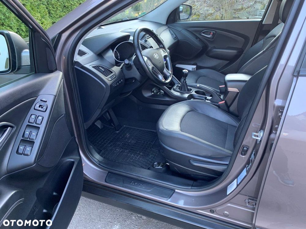 Hyundai ix35 blue 1.6 2WD Finale - 13