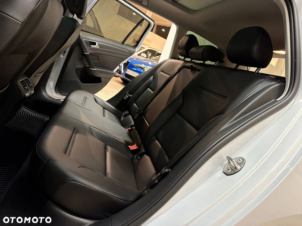 Volkswagen Golf 2.0 TSI OPF DSG R-Line - 32