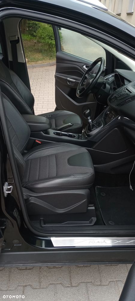 Ford Kuga 1.6 EcoBoost 2x4 Titanium - 9