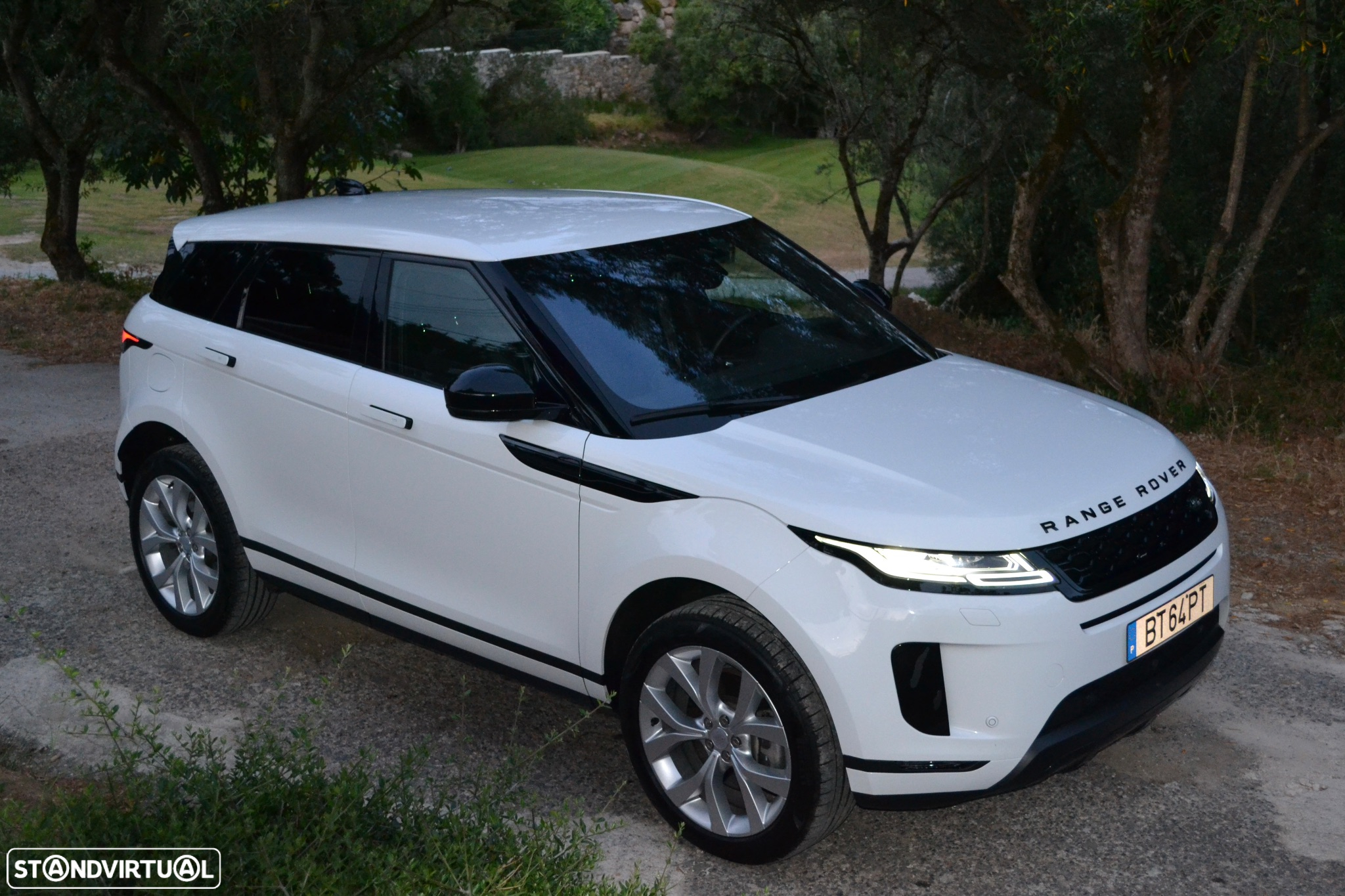 Land Rover Range Rover Evoque 1.5 P300e AWD SE Auto - 4