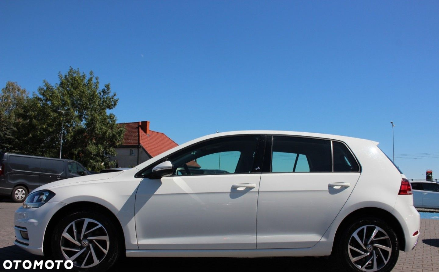 Volkswagen Golf - 8