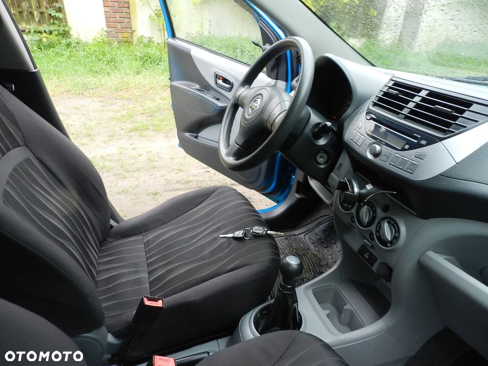 Nissan Pixo - 10