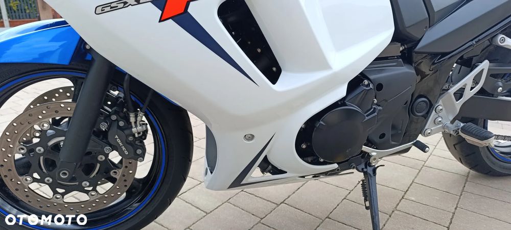 Suzuki GSX - 40
