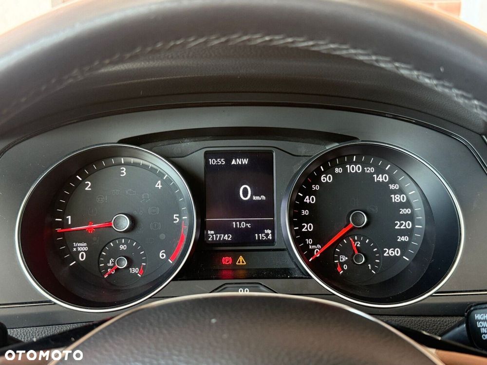 Volkswagen Passat - 14