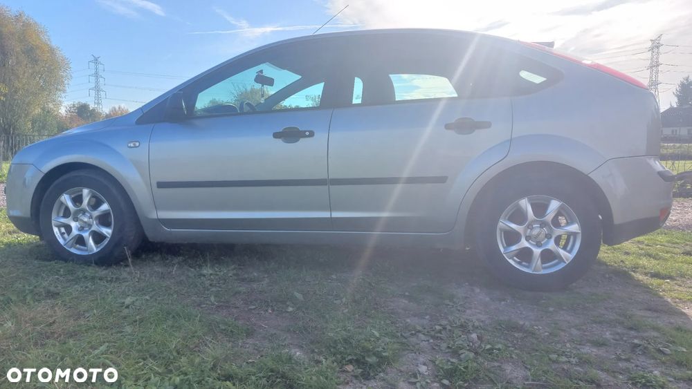 Ford Focus 1.6 16V Titanium - 15