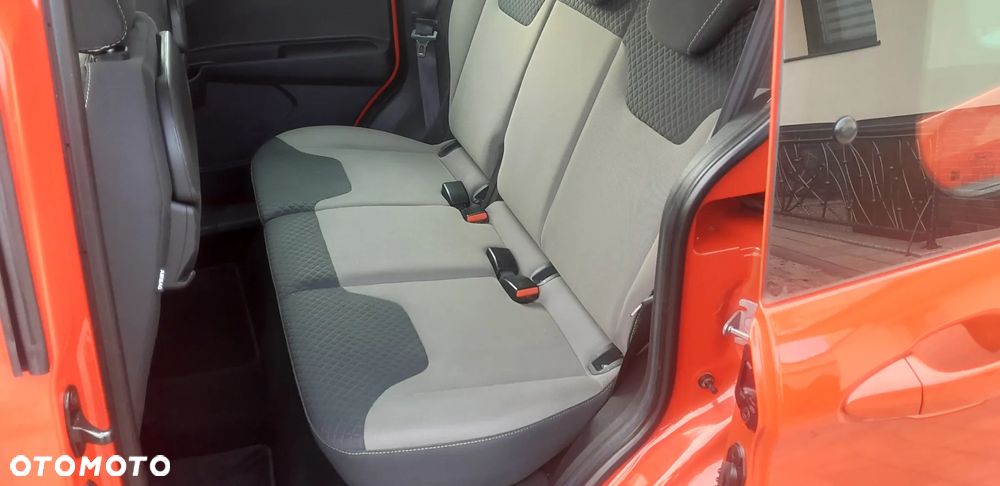 Ford Tourneo Courier - 15