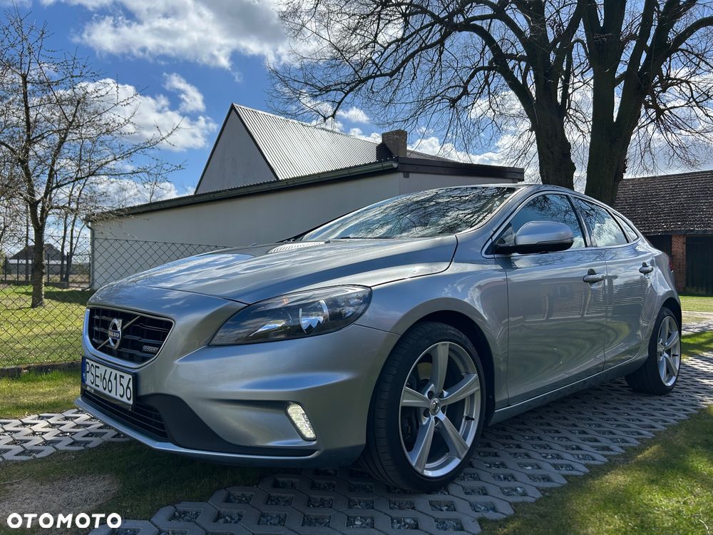 Volvo V40 D4 Drive-E R-Design Momentum - 1