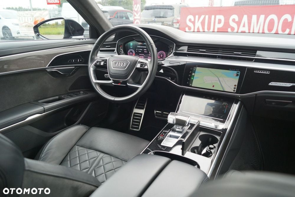 Audi S8 - 24