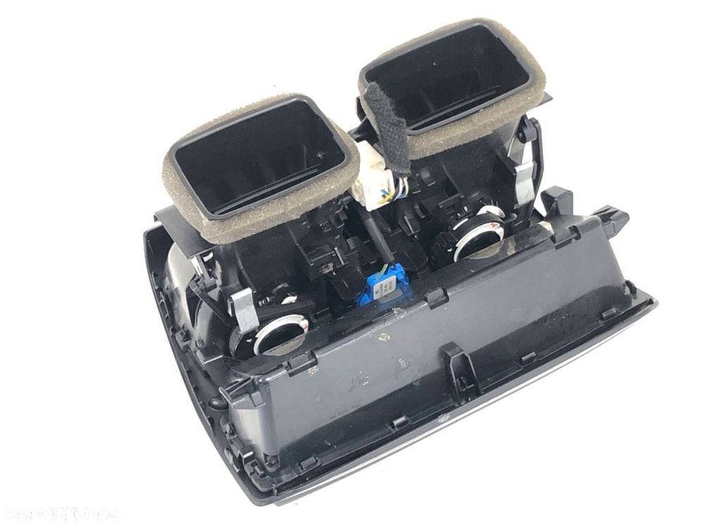 KRATKA NAWIEWU TYŁ  BMW 5 (G30, F90) 2016 - 2022 530 e Plug-in-Hybrid 135 kW [184 KM] Hybryda - 4