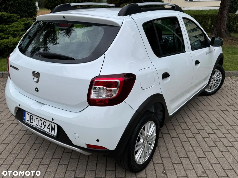 Dacia Sandero 0.9 TCe SL Celebration S&S EU6 - 4