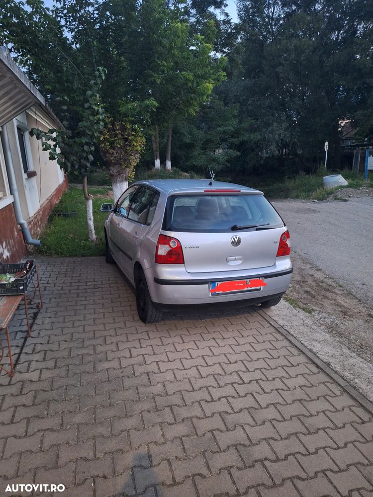 Volkswagen Polo - 2