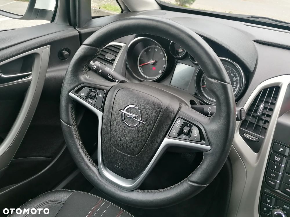 Opel Astra 1.4 Turbo 150 Jahre - 18