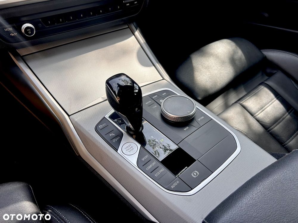 BMW Seria 3 318i Luxury Line sport - 13
