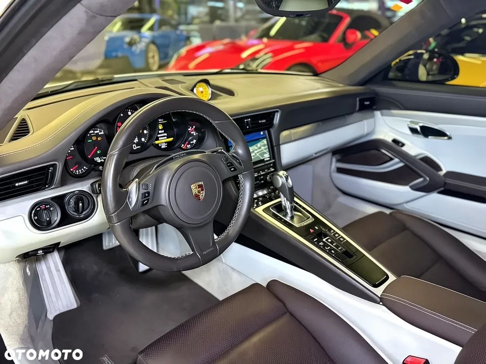 Porsche 911 Carrera 4S PDK - 10