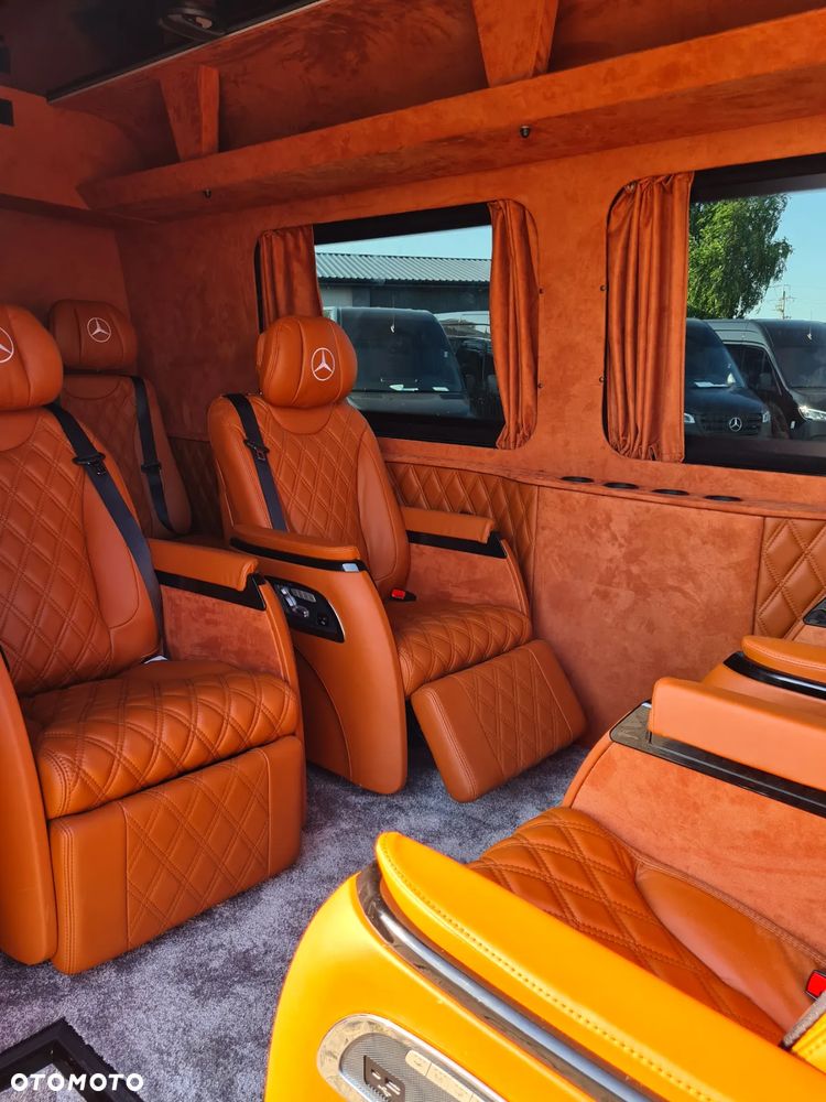 Mercedes-Benz Sprinter - 12