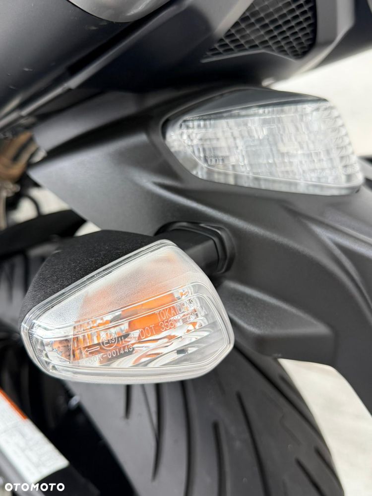 Suzuki GSX - 19