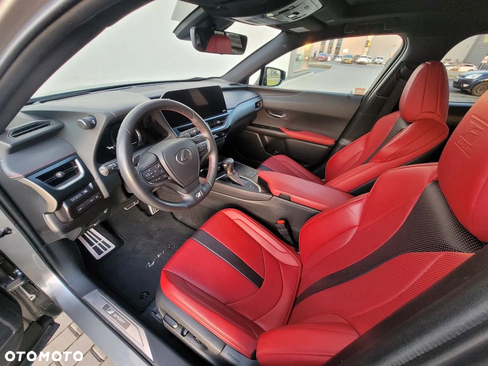 Lexus UX 250h F Sport AWD - 3