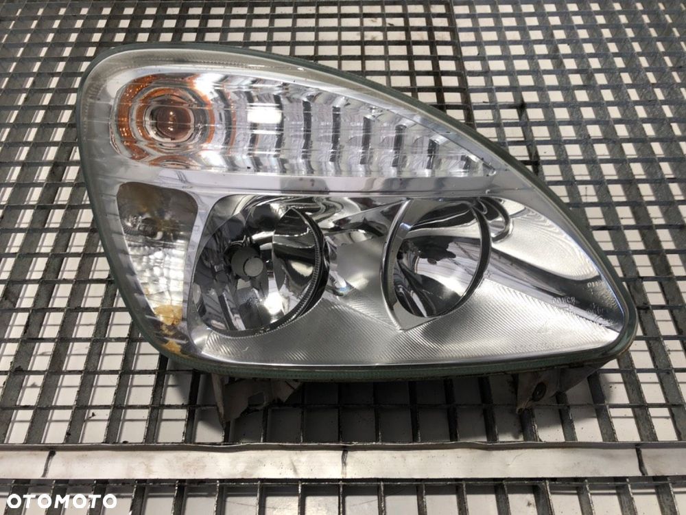 REFLEKTOR PRAWY PRZÓD  GAZ GAZELLE Autobus 2003 - 2013 2.1 TD 81 kW [110 KM] olej napędowy 2007 - - 1