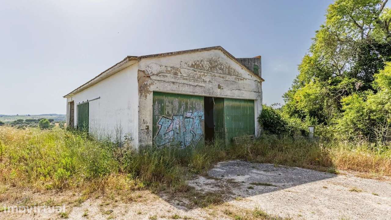 Armazém com terreno de mais de 7.000 m² em Alcanhões, Santarém - Grande imagem: 5/35
