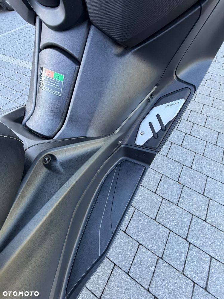 Yamaha X-max - 12