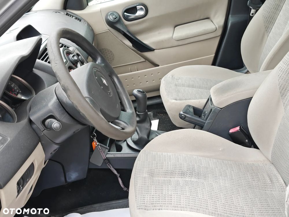 Renault Megane 1.5 dCi Authentique - 10