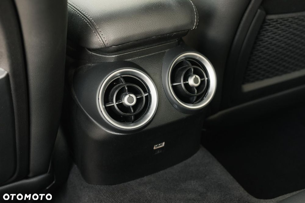 Alfa Romeo Giulia - 36