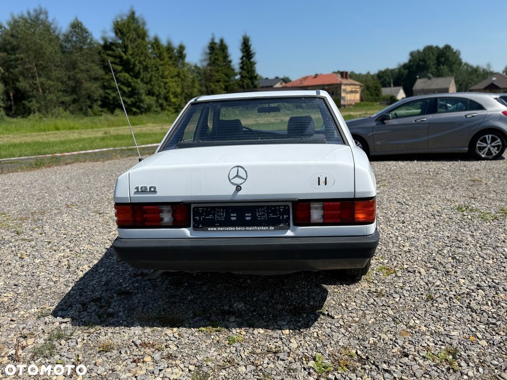 Mercedes-Benz W201 (190) - 8