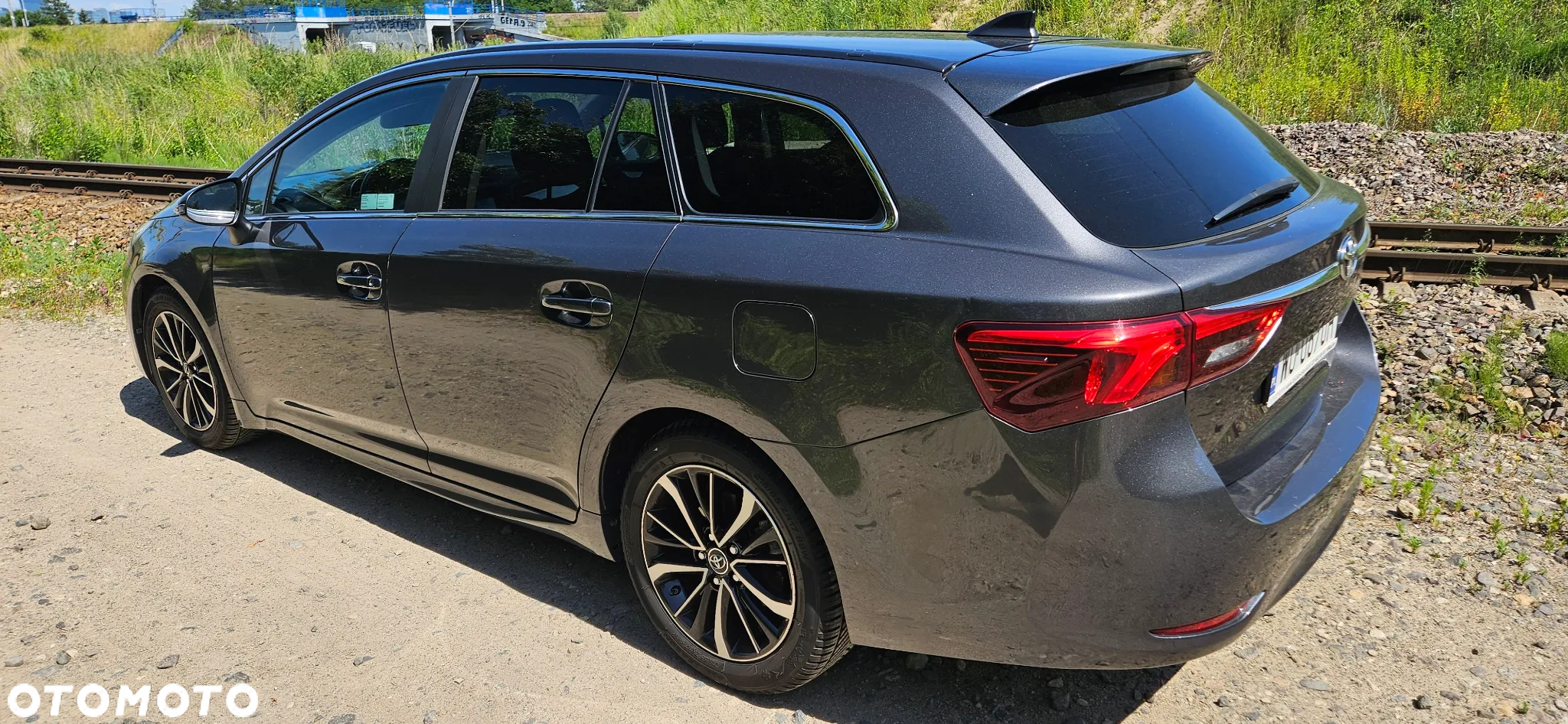 Toyota Avensis 1.8 Premium - 2
