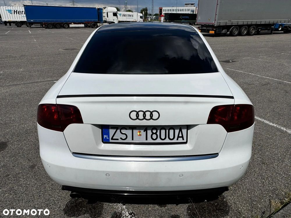 Audi A4 Limousine - 5